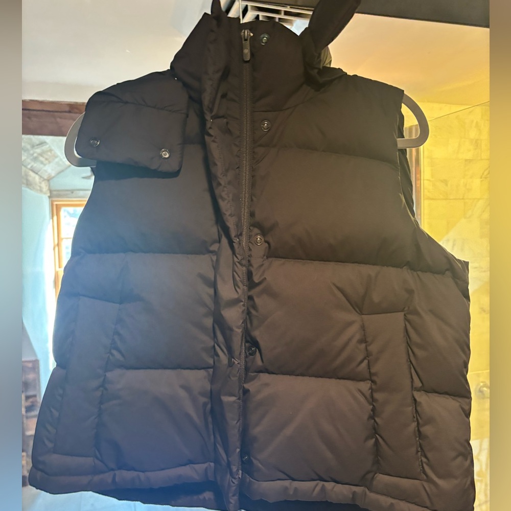 Lululemon cropped puffer vest